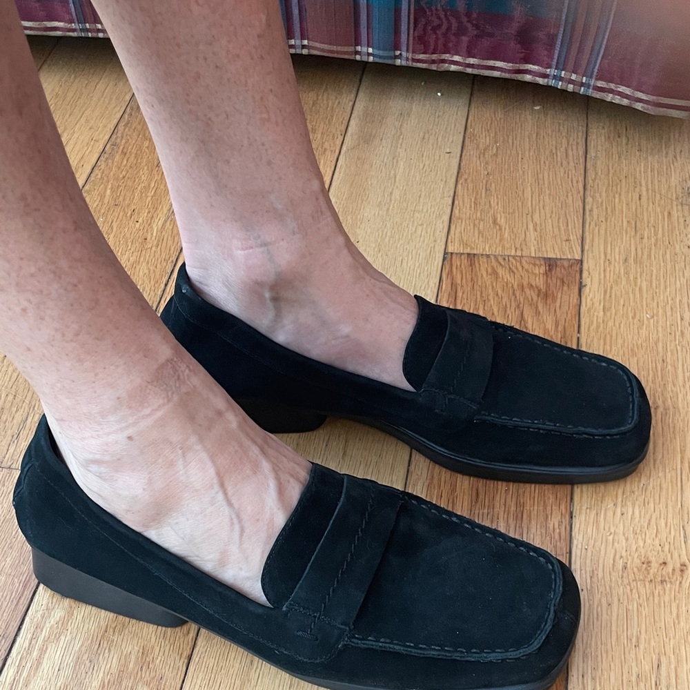 AEROSOLES wimena Black Suede Loafers
